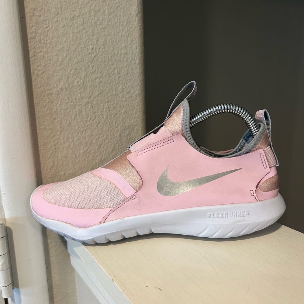 Nike Flex Runner Kids Size 6Y US Pink Foam Metallic Silver Sneakers AT4662-609 - Picture 4 of 9